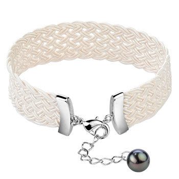 Mia's Snowy Pearl Bracelet